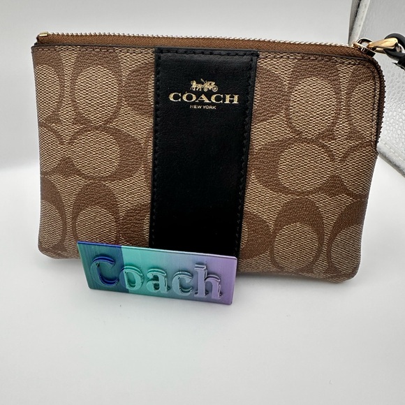 NWT Couch Brown Wristlet Signature LTH Khaki/Black - Picture 1 of 6